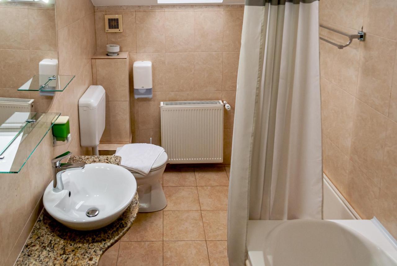 Prolex Turism Srl Hotel Bran  Bagian luar foto